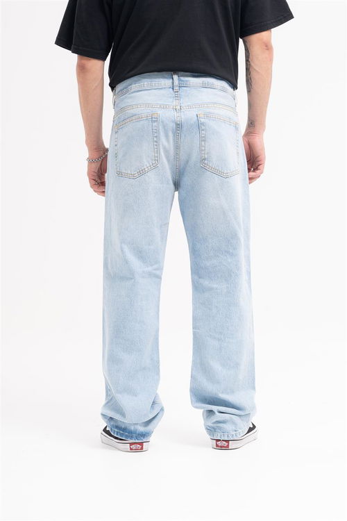 210 JEANS CON ROTURAS