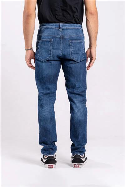 208 - SLIM FIT